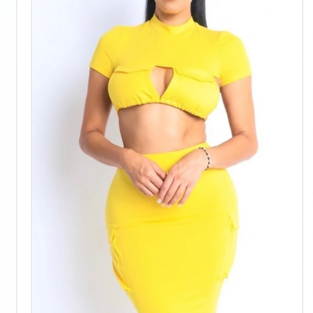 Open Back String Detailed Crop Top Set - Picture 2 of 4
